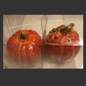 Pumpkin-shaped Salt and Pepper Shakers